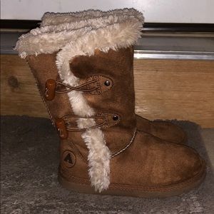 Girls boots ☃️